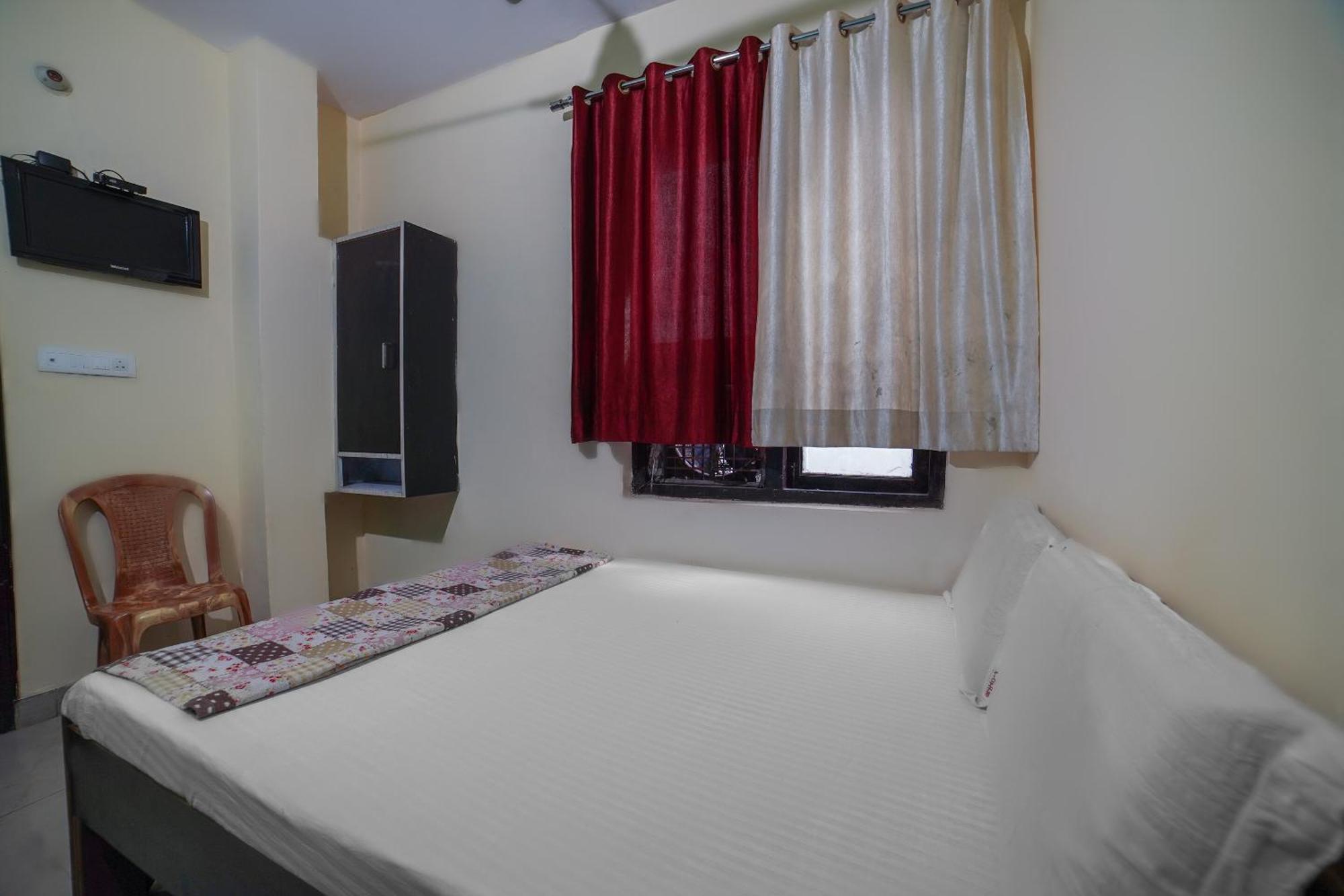 Spot On Komfort Guest House Rudrapur Exterior foto