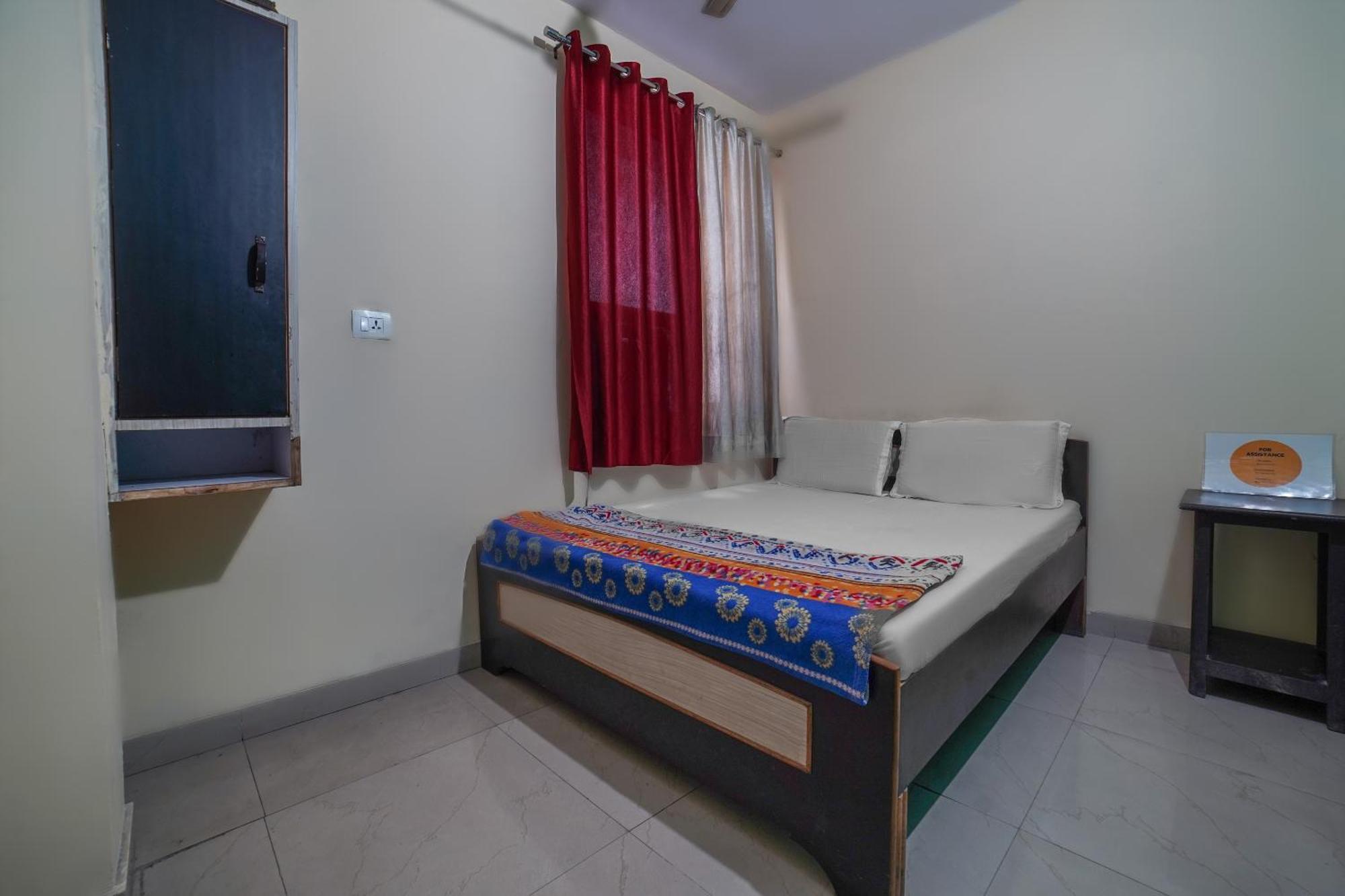 Spot On Komfort Guest House Rudrapur Exterior foto
